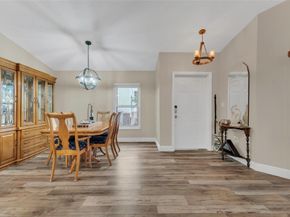 555 Abingdon Way, Davie FL 33325
