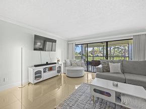 12926 Briarlake Drive 201, Palm Beach Gardens FL 33418