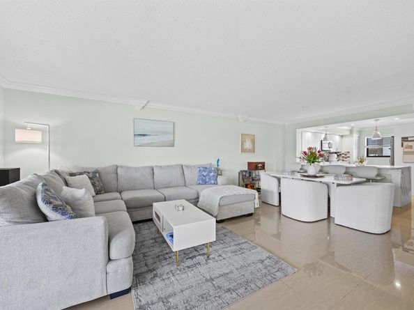 12926 Briarlake Drive 201, Palm Beach Gardens FL 33418