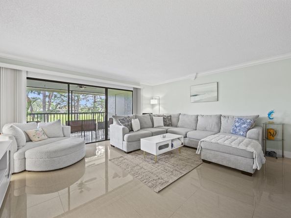 12926 Briarlake Drive 201, Palm Beach Gardens FL 33418