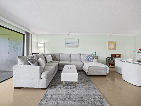 12926 Briarlake Drive 201, Palm Beach Gardens FL 33418