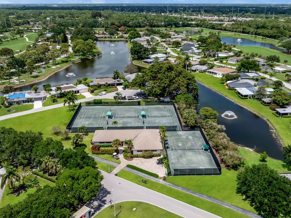 12926 Briarlake Drive 201, Palm Beach Gardens FL 33418