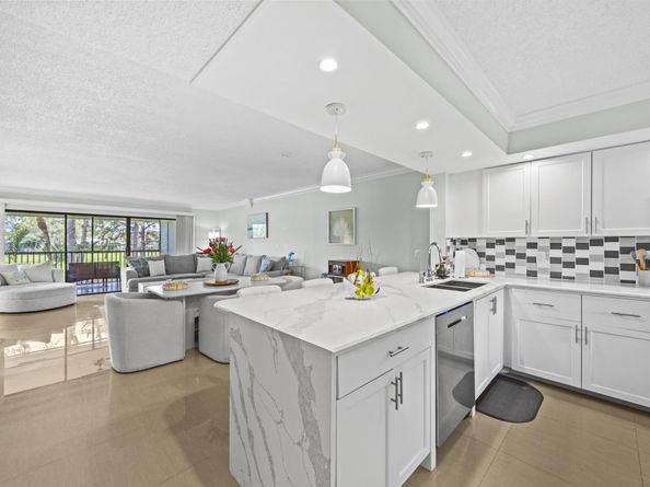 12926 Briarlake Drive 201, Palm Beach Gardens FL 33418