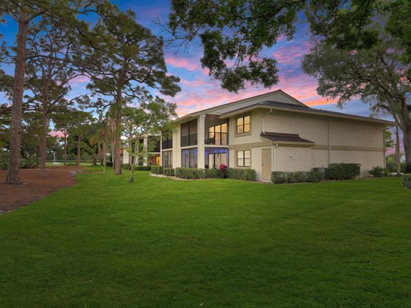 12926 Briarlake Drive 201, Palm Beach Gardens FL 33418