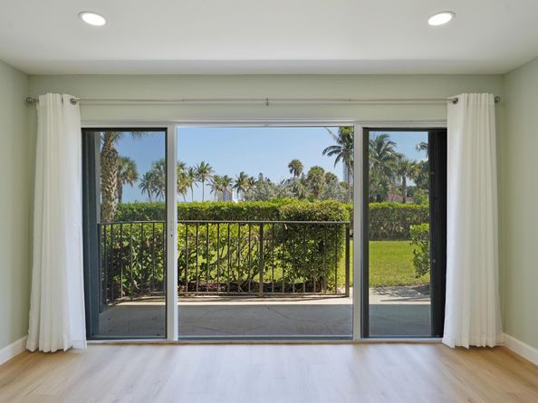 801 Lake Shore Drive 112, Lake Park FL 33403