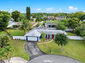 8520 SW 26th St, Davie FL 33324