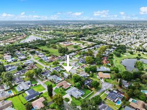 8520 SW 26th St, Davie FL 33324