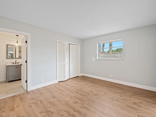 8520 SW 26th St, Davie FL 33324
