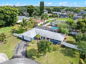 8520 SW 26th St, Davie FL 33324