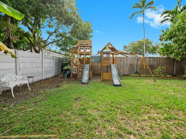 8520 SW 26th St, Davie FL 33324