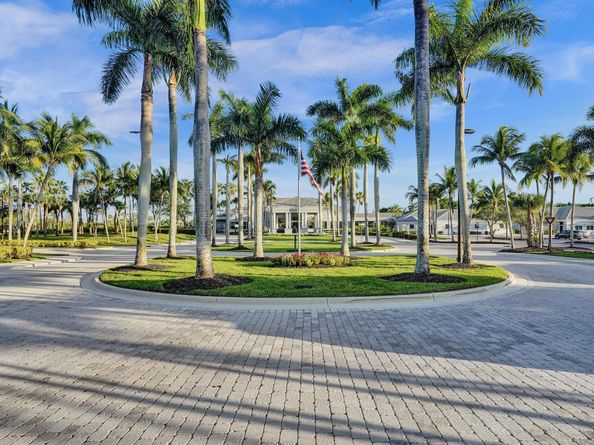 1148 Oakwater Drive, Royal Palm Beach FL 33411