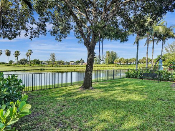 1148 Oakwater Drive, Royal Palm Beach FL 33411