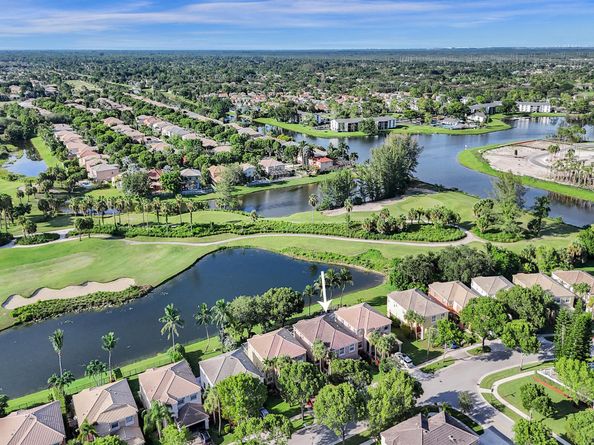 1148 Oakwater Drive, Royal Palm Beach FL 33411