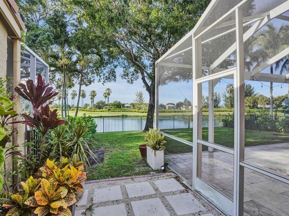 1148 Oakwater Drive, Royal Palm Beach FL 33411