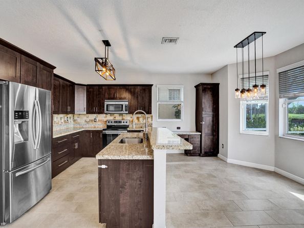 1148 Oakwater Drive, Royal Palm Beach FL 33411