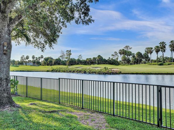 1148 Oakwater Drive, Royal Palm Beach FL 33411