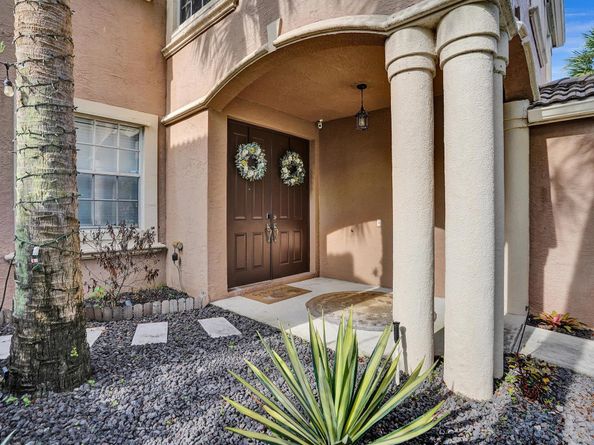 1148 Oakwater Drive, Royal Palm Beach FL 33411