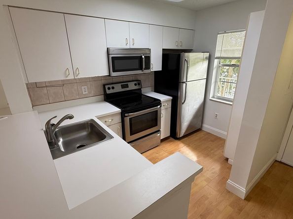 2236 N Cypress Bend Dr 403, Pompano Beach FL 33069