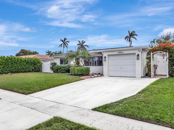 912 SE 16th Ct, Deerfield Beach FL 33441