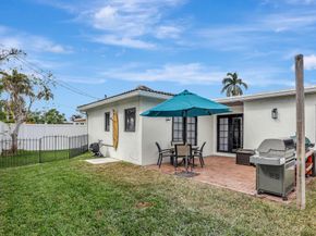912 SE 16th Ct, Deerfield Beach FL 33441