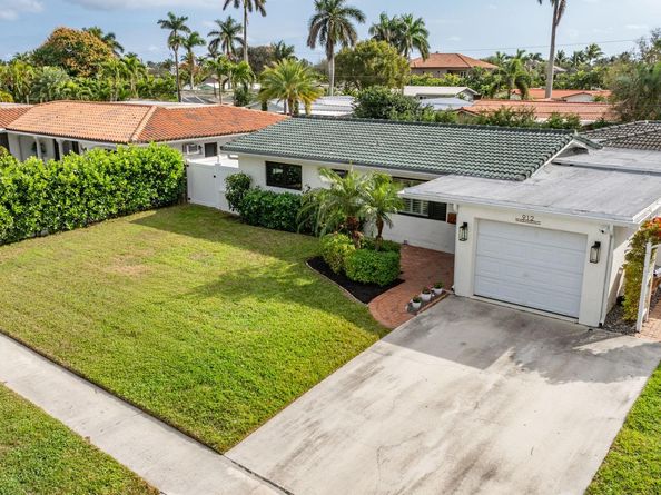 912 SE 16th Ct, Deerfield Beach FL 33441