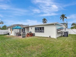 912 SE 16th Ct, Deerfield Beach FL 33441