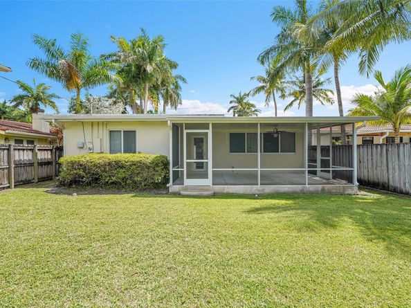 1107 Adams St, Hollywood FL 33019