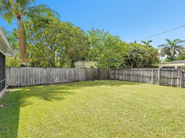 1107 Adams St, Hollywood FL 33019