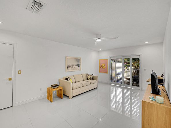 21959 Arriba Real 22B, Boca Raton FL 33433