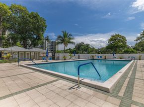 2334 S Cypress Bend Dr 810, Pompano Beach FL 33069