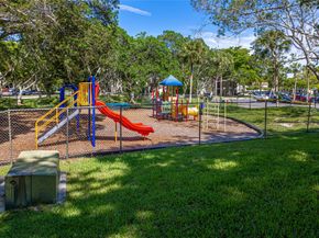 2334 S Cypress Bend Dr 810, Pompano Beach FL 33069