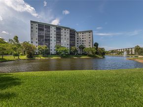 2334 S Cypress Bend Dr 810, Pompano Beach FL 33069