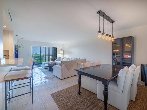 2334 S Cypress Bend Dr 810, Pompano Beach FL 33069