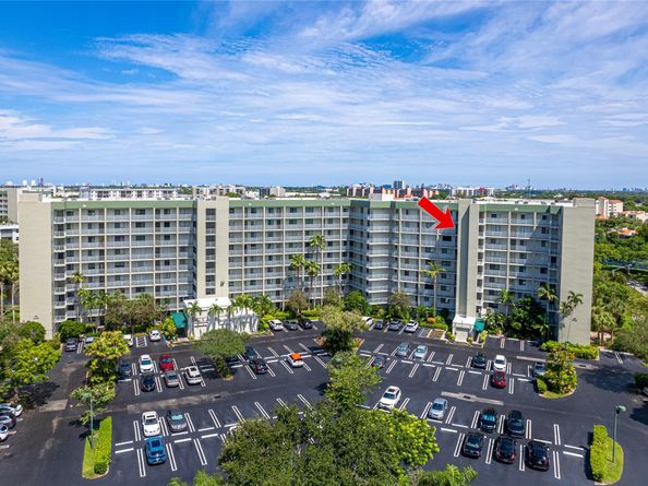 2334 S Cypress Bend Dr 810, Pompano Beach FL 33069