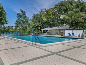 2334 S Cypress Bend Dr 810, Pompano Beach FL 33069