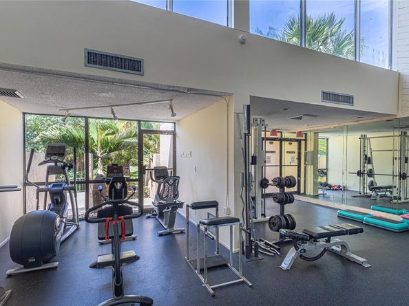 2334 S Cypress Bend Dr 810, Pompano Beach FL 33069