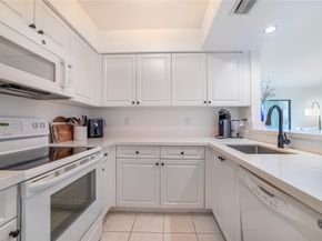 2334 S Cypress Bend Dr 810, Pompano Beach FL 33069
