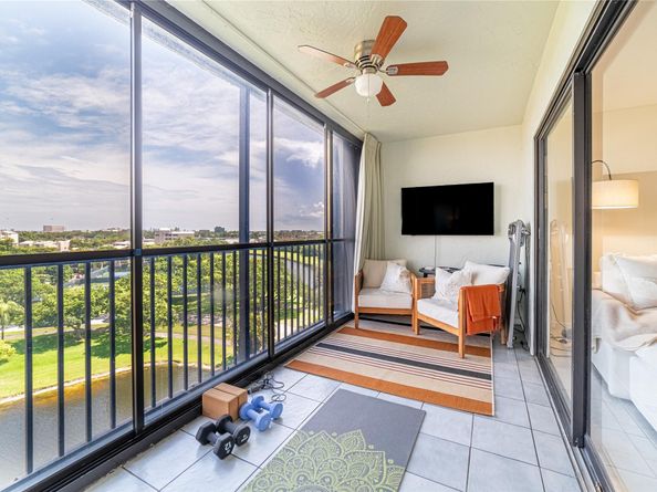 2334 S Cypress Bend Dr 810, Pompano Beach FL 33069