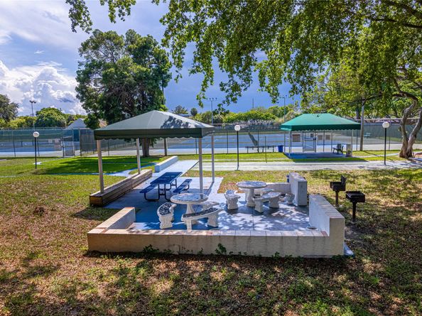 2334 S Cypress Bend Dr 810, Pompano Beach FL 33069