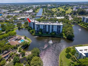 2334 S Cypress Bend Dr 810, Pompano Beach FL 33069