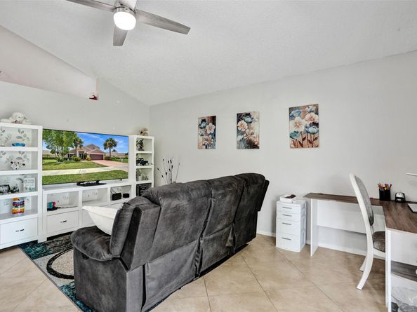 22601 Middletown Dr, Boca Raton FL 33428
