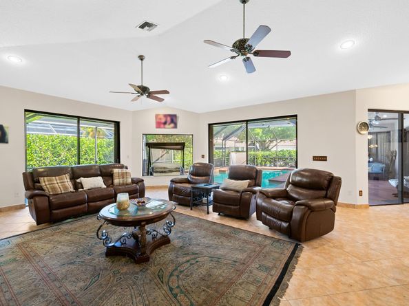 1935 Las Colinas Way, Coral Springs FL 33071