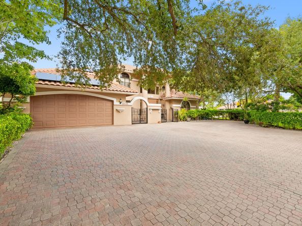 1935 Las Colinas Way, Coral Springs FL 33071