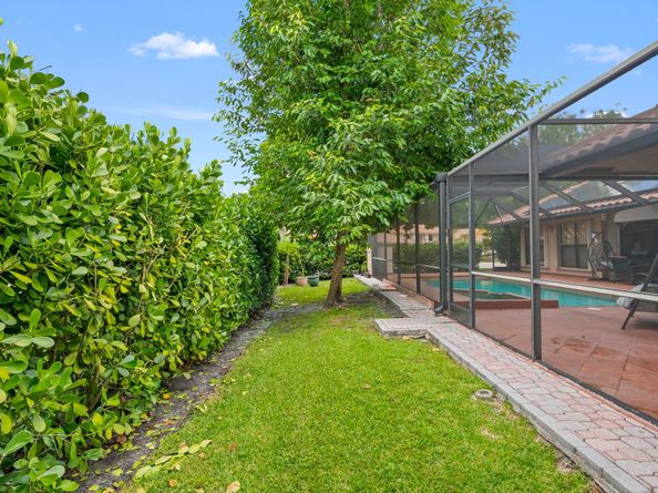 1935 Las Colinas Way, Coral Springs FL 33071