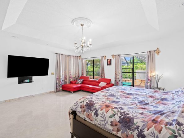 1935 Las Colinas Way, Coral Springs FL 33071