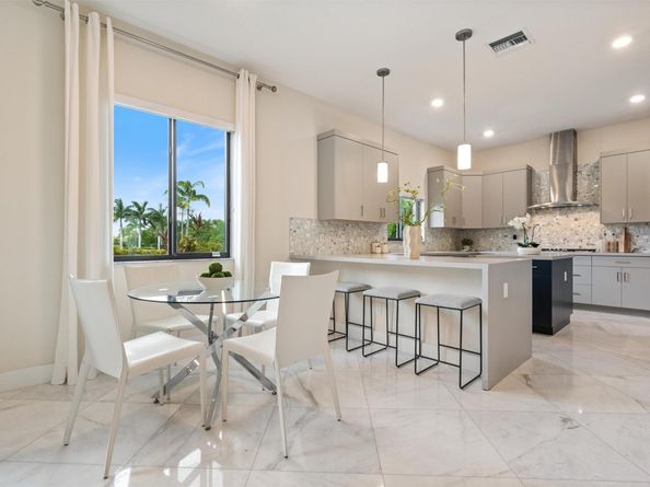 10593 N Lago Vista Cir, Parkland FL 33076