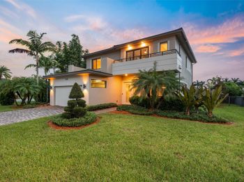 10593 N Lago Vista Cir