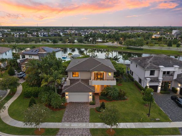 10593 N Lago Vista Cir, Parkland FL 33076