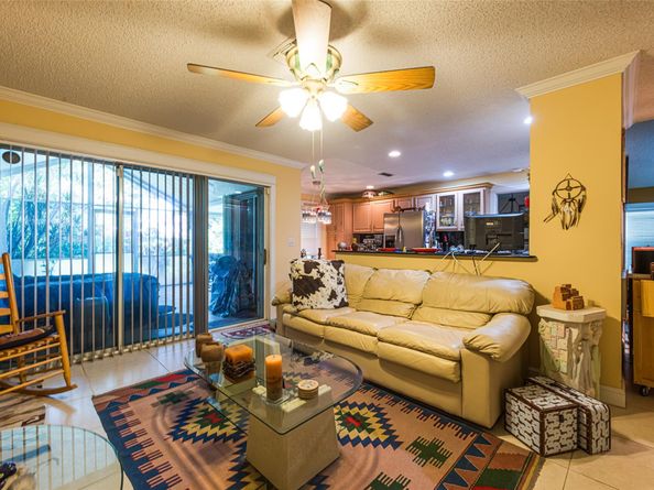 6851 NW 29th Ct, Margate FL 33063