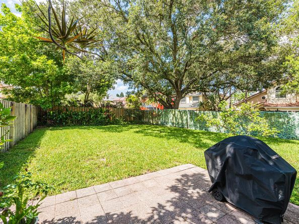 6851 NW 29th Ct, Margate FL 33063
